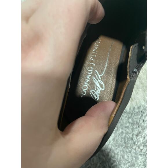 Donald Pliner Women's Size 6 1/2M Side Zip Block Heel booties Dark Brown - Picture 8 of 8